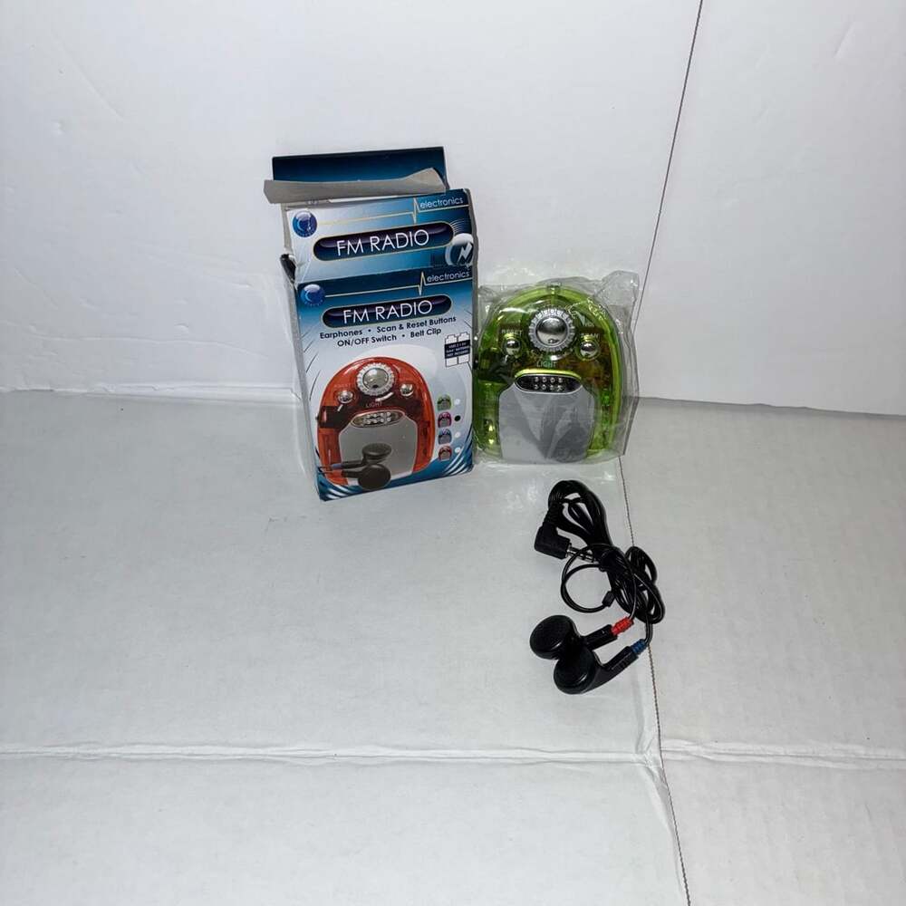 Circuit Electronics FM Radio Green Portable Pocket Radio With Light